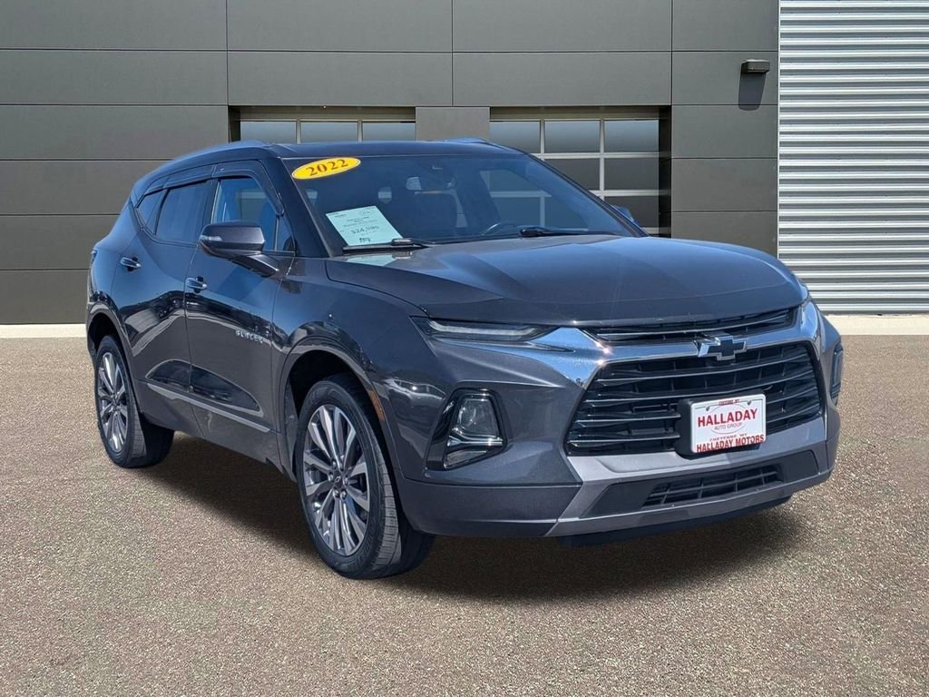 Used 2022 Iron Gray Metallic Chevrolet Premier image 3
