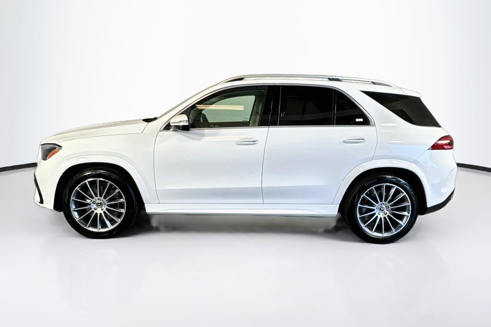 New 2026 Polar White Mercedes-Benz GLE 350 image 8