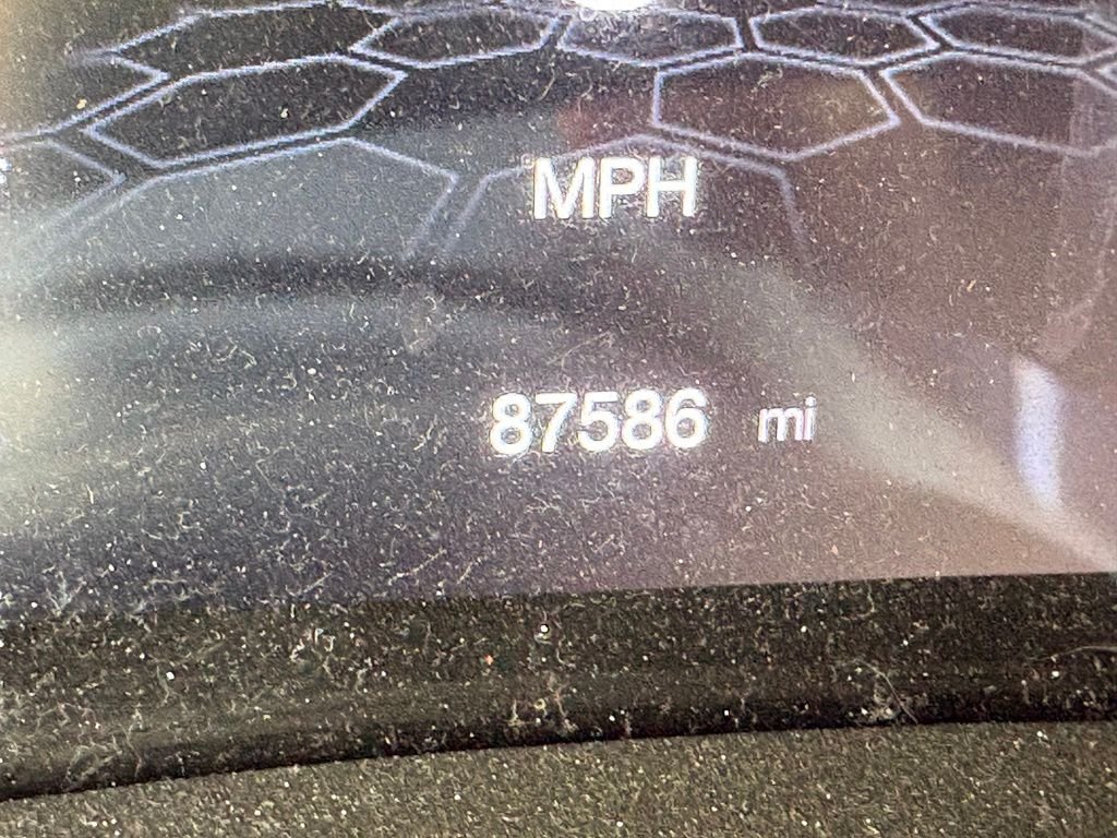 Used 2019 White Jeep Trailhawk image 12