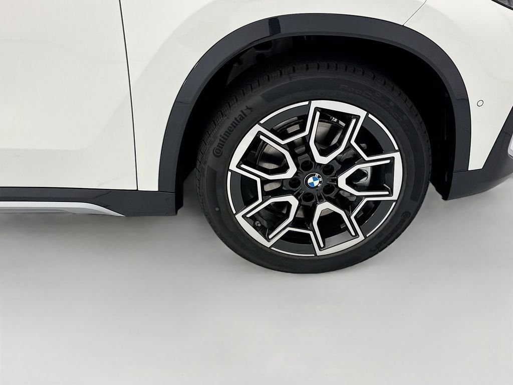 New 2026 Alpine White BMW xDrive28i image 31