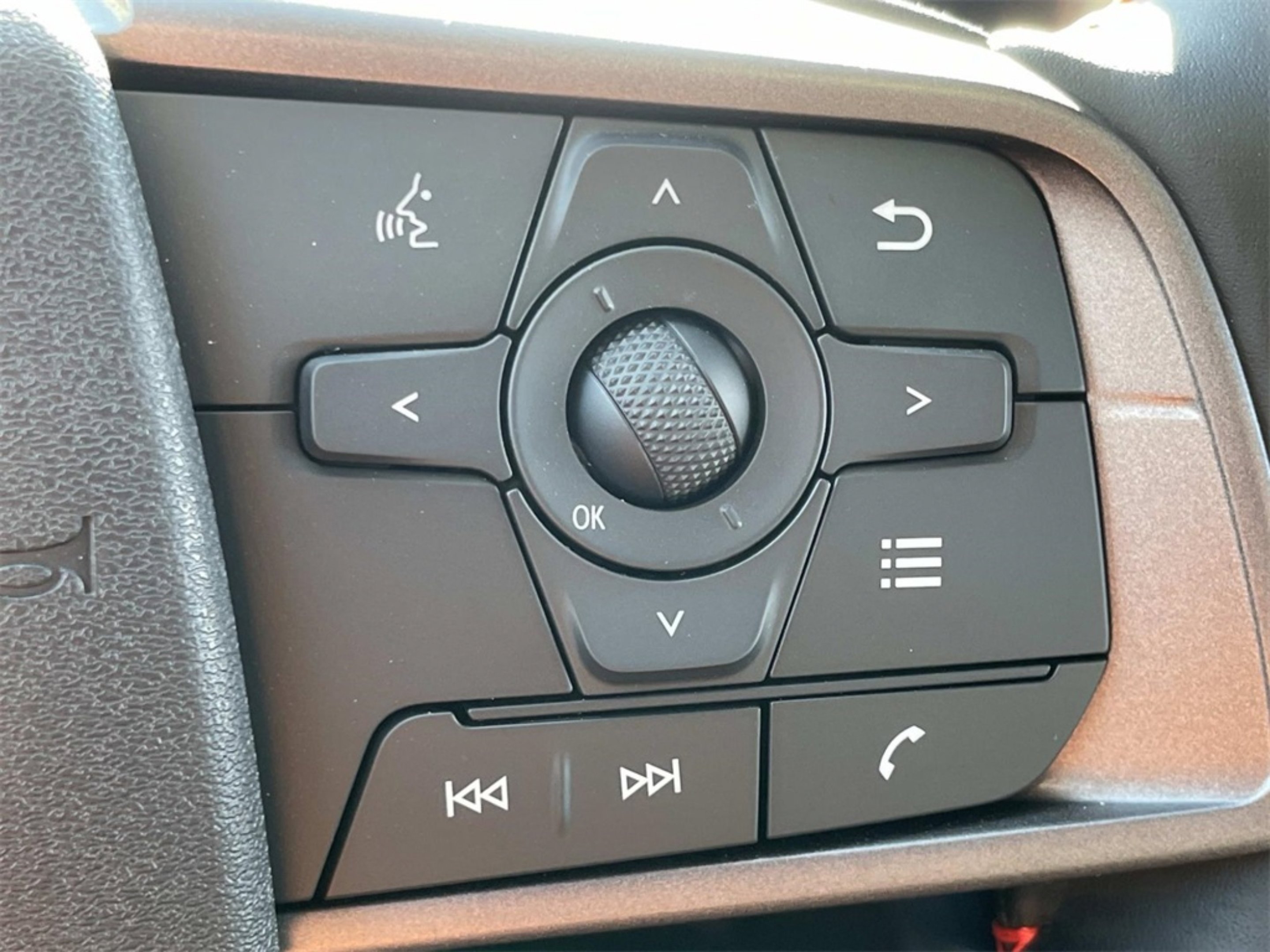 2026 Nissan Sentra SR - Photo 24