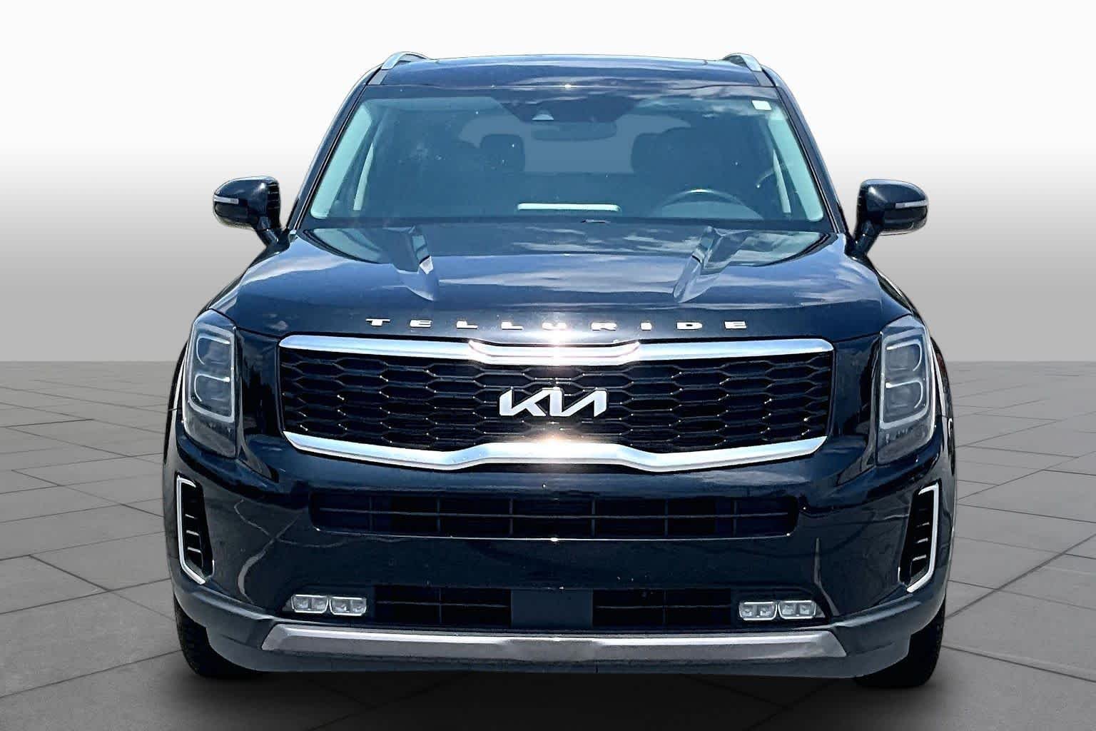 Used 2022 Ebony Black Kia SX image 4