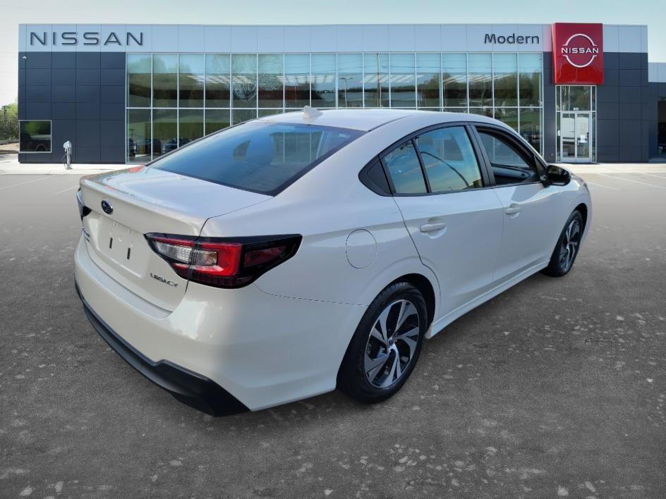 Used 2025 Crystal White Pearl Subaru Premium image 5