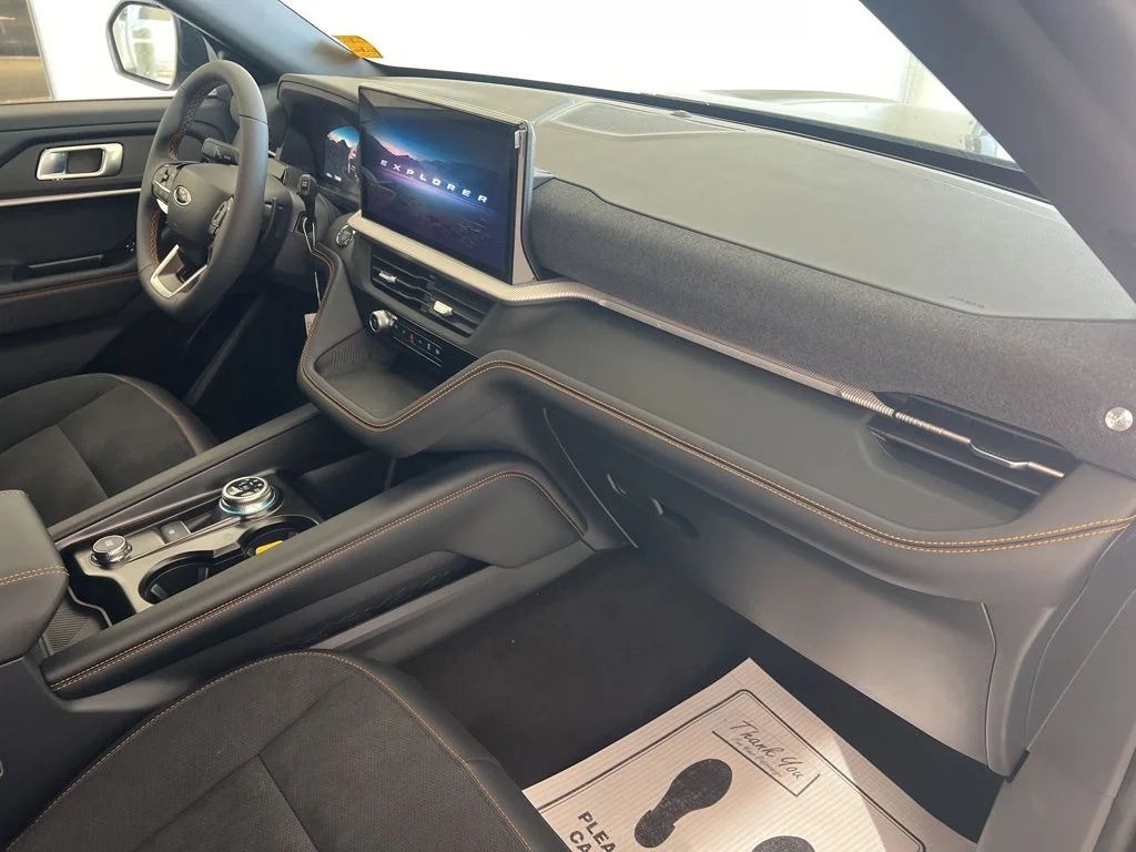 New 2026 Marsh Gray Ford Tremor® image 31