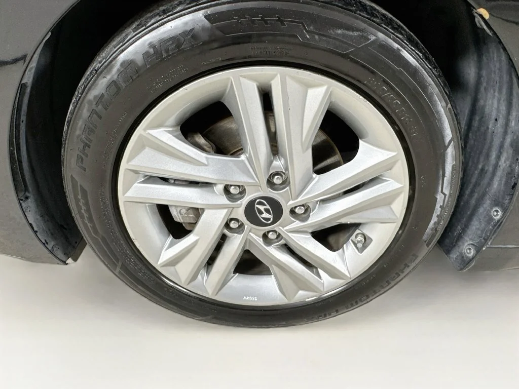 Used 2020 Black Hyundai SEL image 34