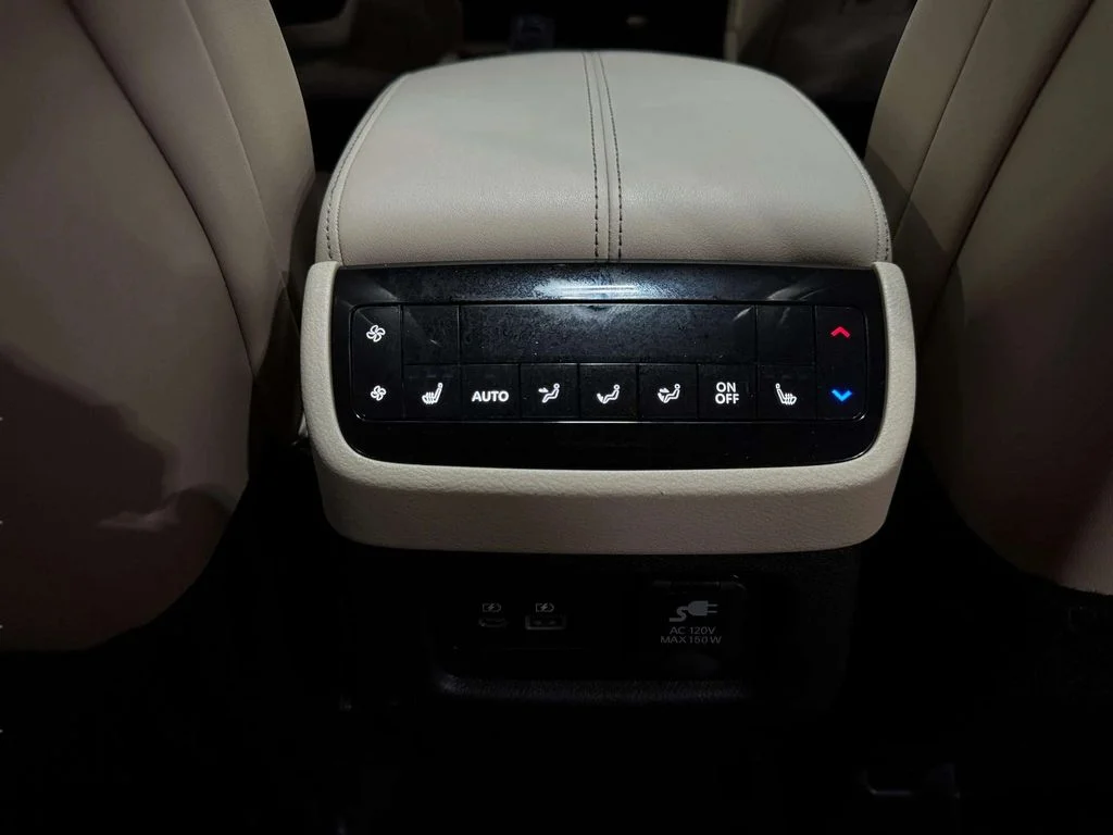 Used 2023 Mineral Black INFINITI Sensory image 17