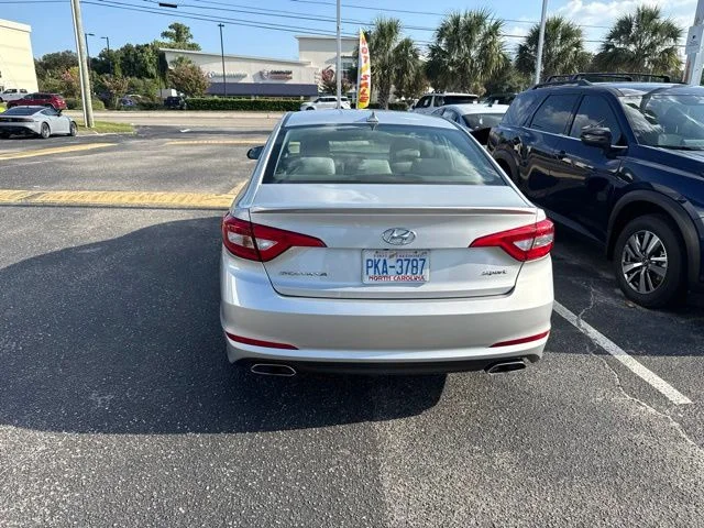Used 2016 Silver Hyundai Sport image 9