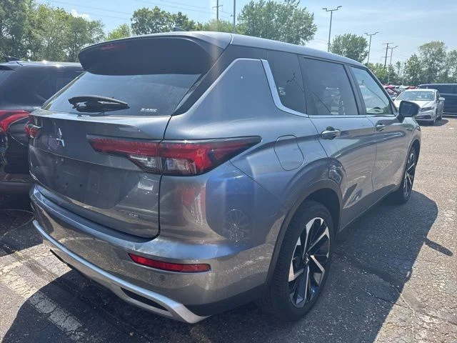 Certified 2024 Mitsubishi Outlander SE with VIN JA4J4VA86RZ020587 for sale in White Bear Lake, Minnesota