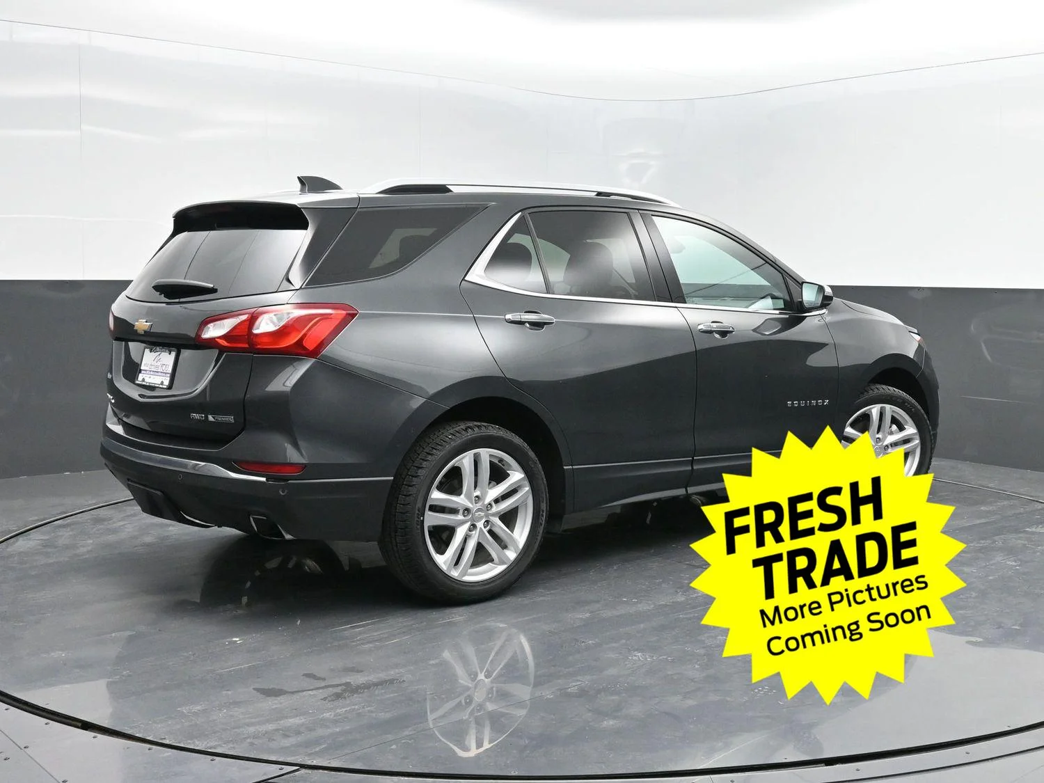 Used 2018 Chevrolet Equinox Premier with VIN 3GNAXWEX9JL131383 for sale in Charles City, IA