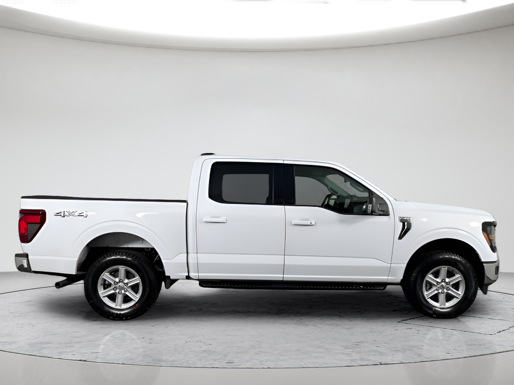 New 2026 Oxford White Ford XLT image 2