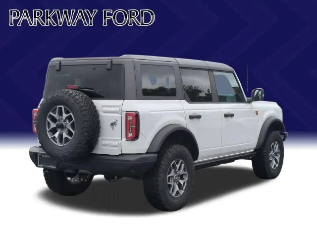 Used 2024 White Ford Badlands image 5