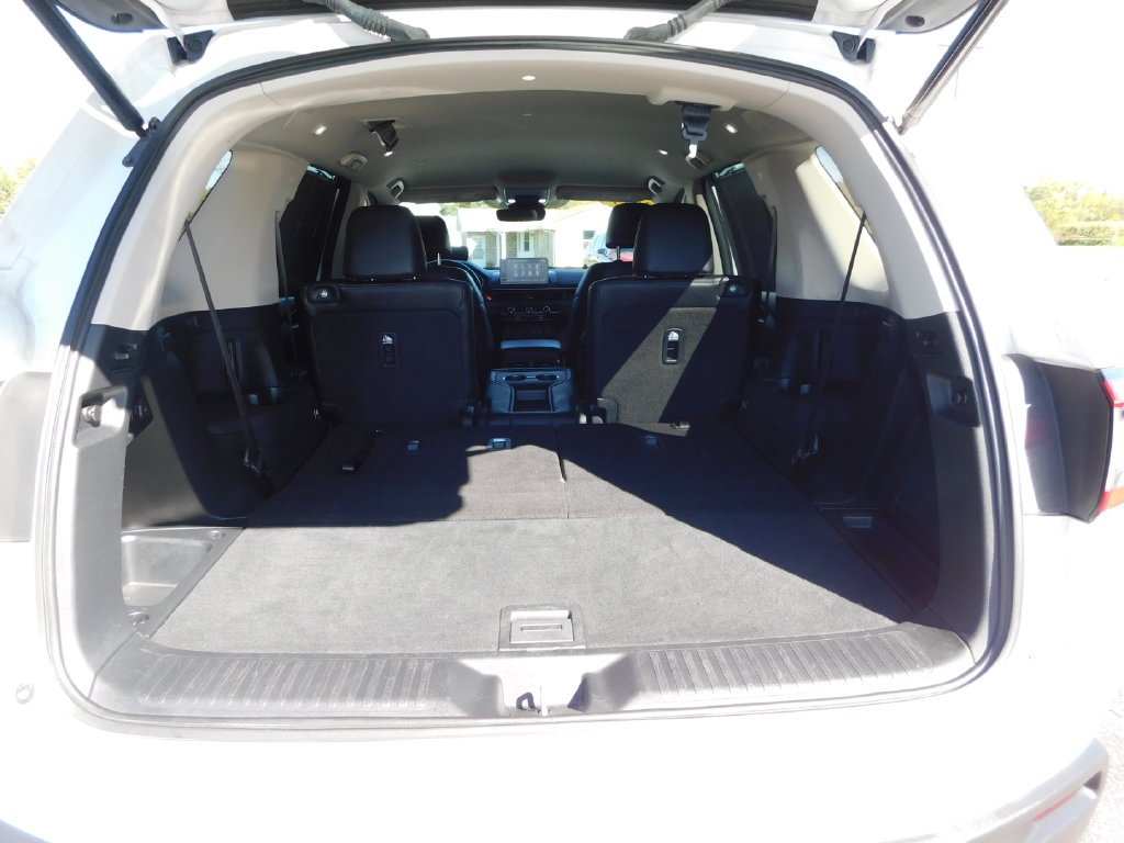 Certified Used 2025 Platinum White Pearl Honda EX-L image 28