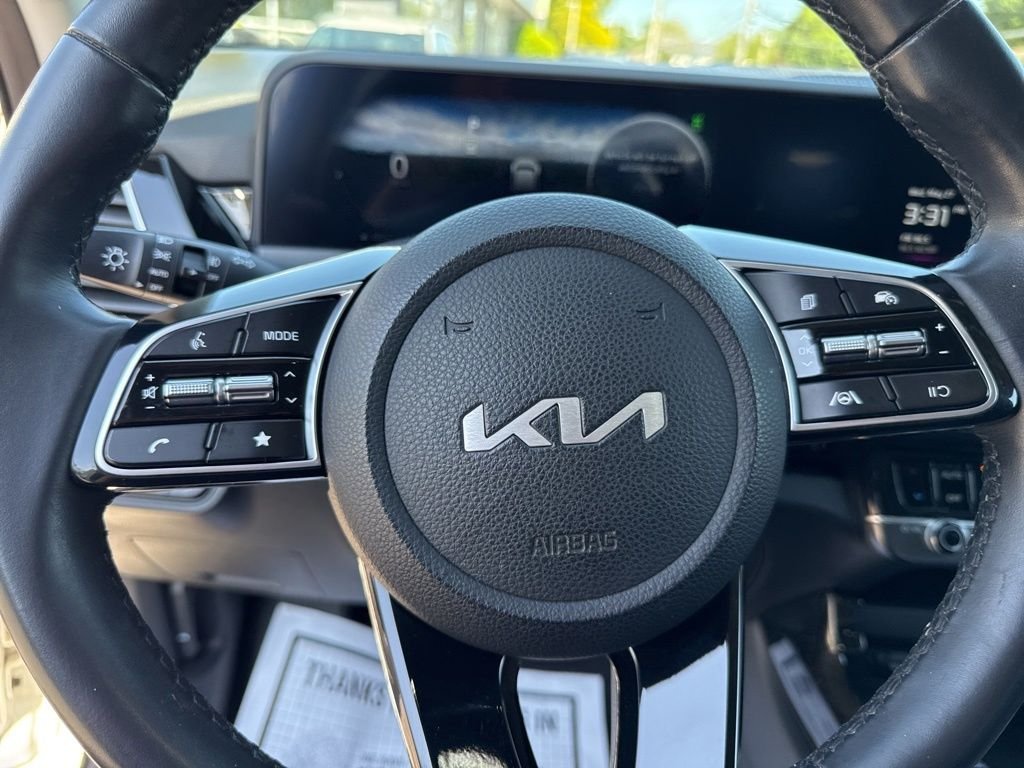 Certified Used 2024 White Kia S image 29