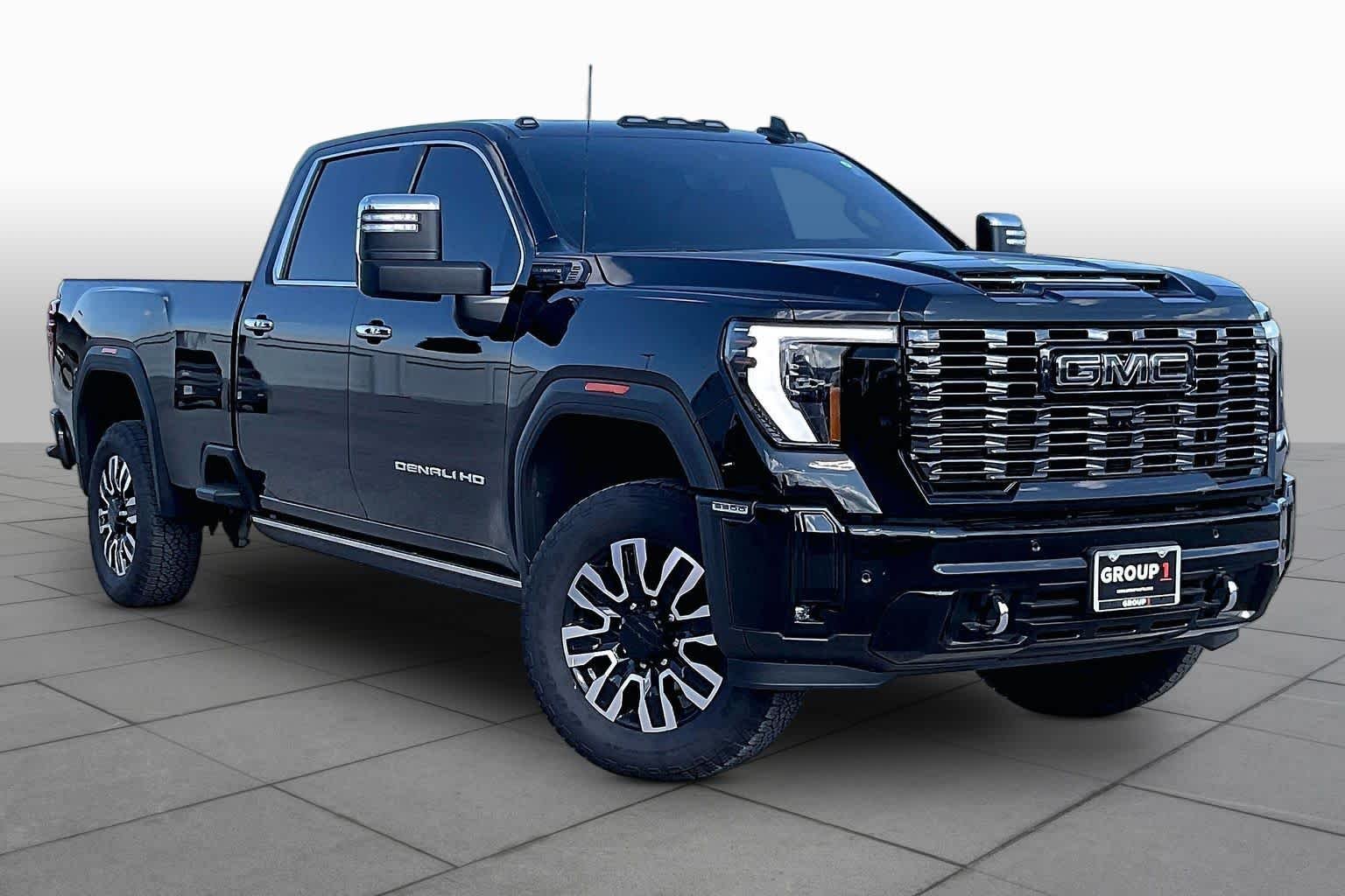 Used 2025 Onyx Black GMC Denali Ultimate image 3