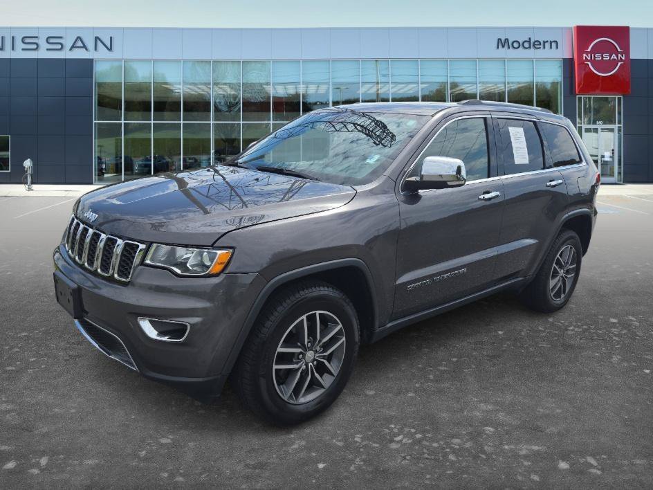 Used 2017 Granite Crystal Metallic Clearcoat Jeep Limited image 3
