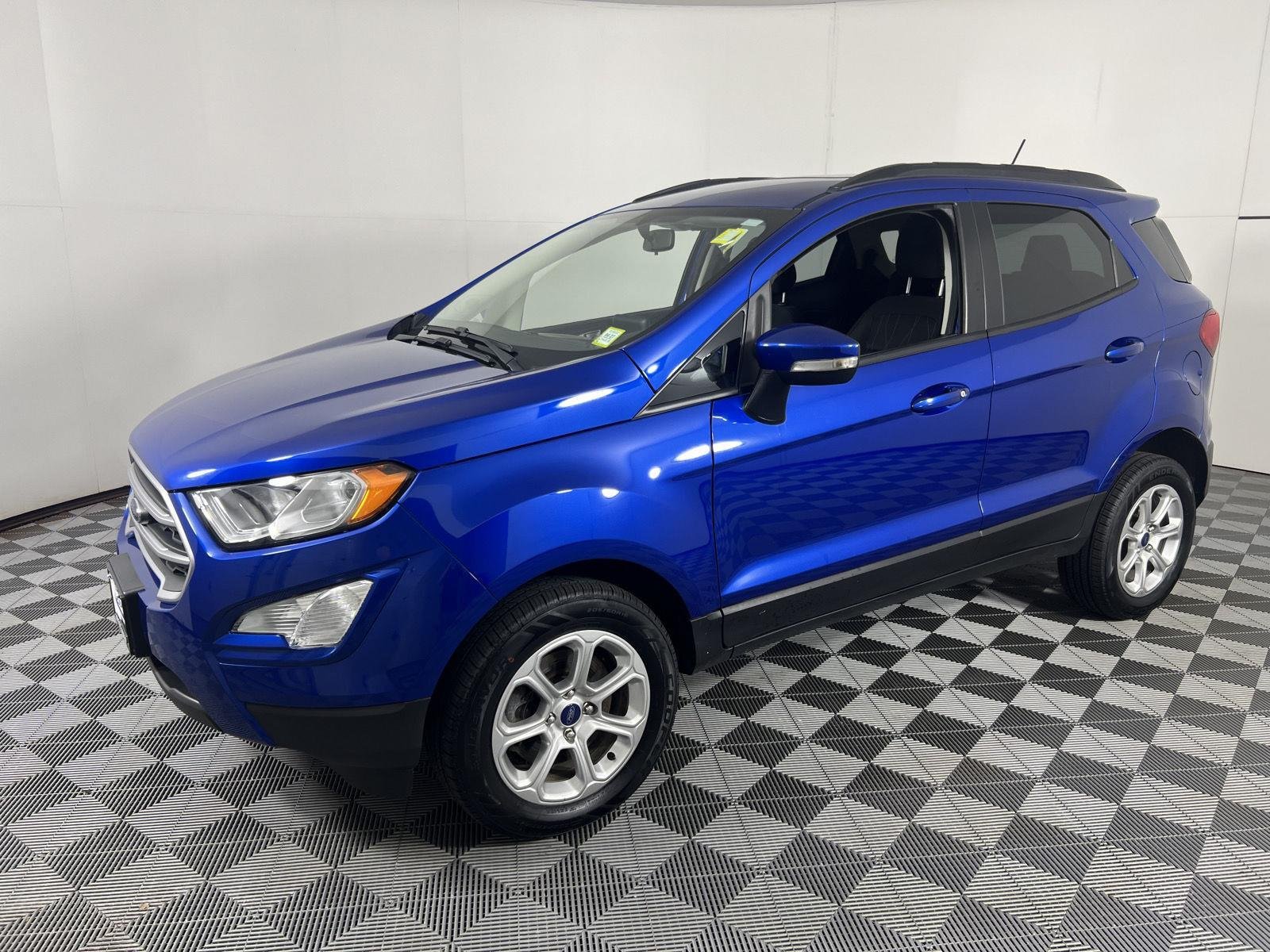Used 2022 Lightning Blue Ford SE image 7