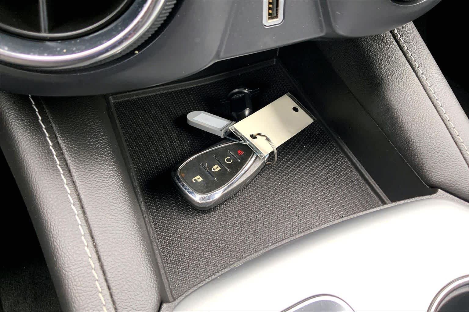 Used 2025 Summit White Chevrolet LT image 14