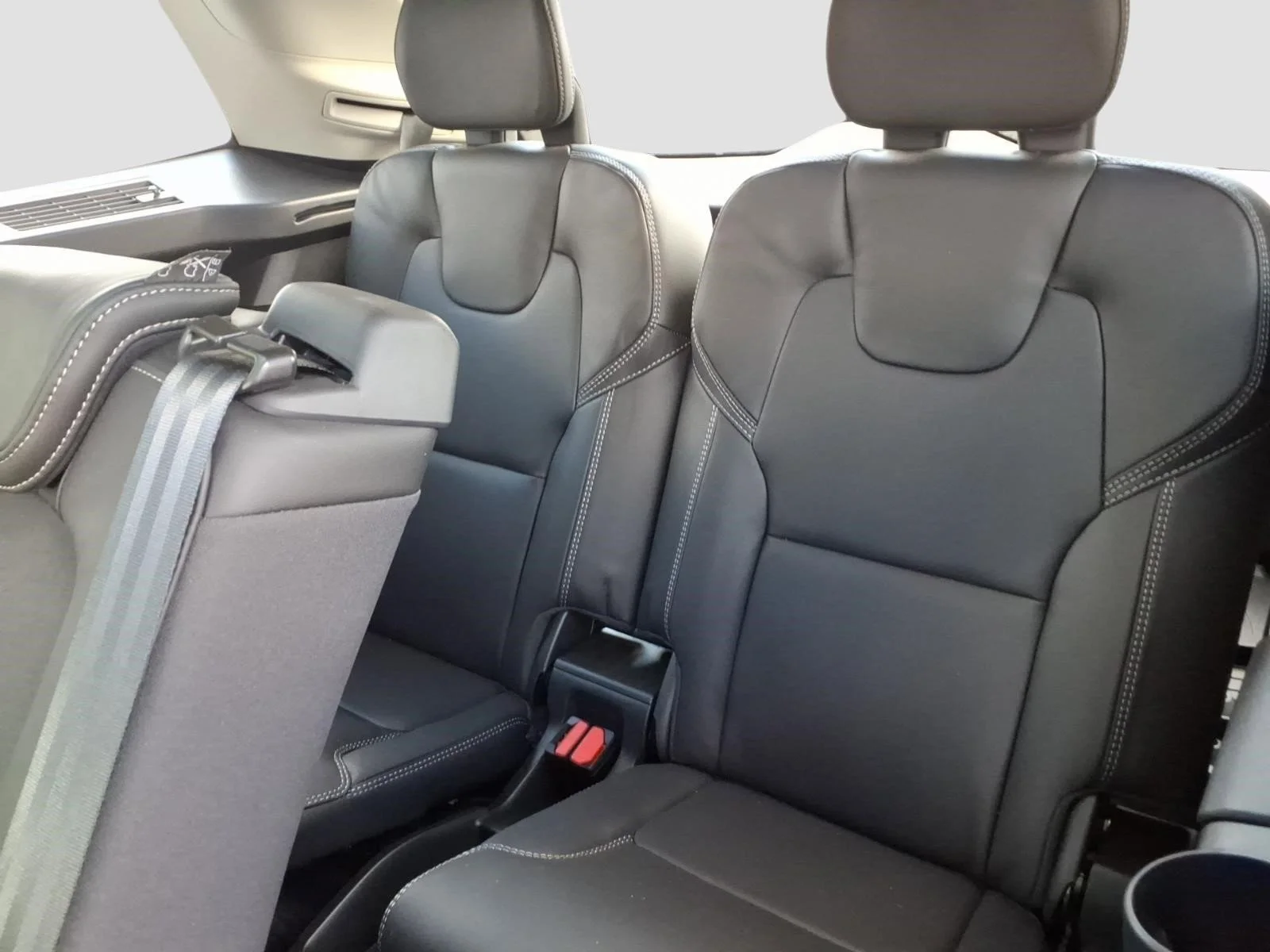Used 2023 Platinum Gray Metallic Volvo Ultimate image 16