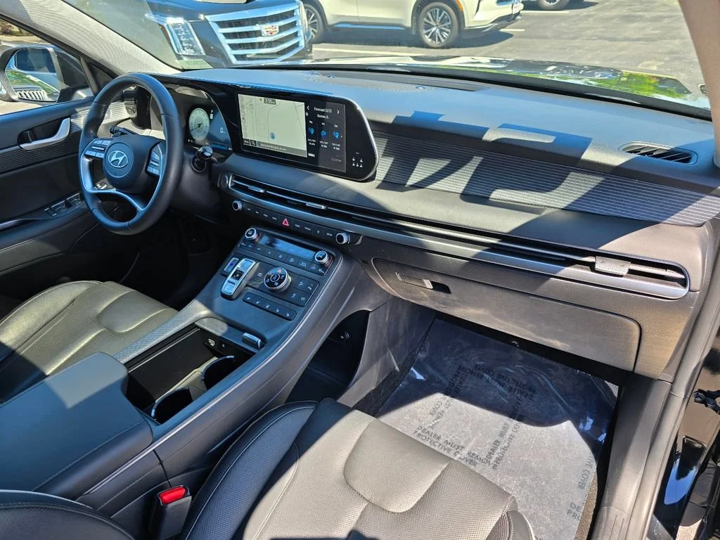 Used 2024 Abyss Black Hyundai Limited image 30
