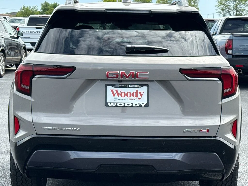2026 GMC Terrain AT4 - Photo 9