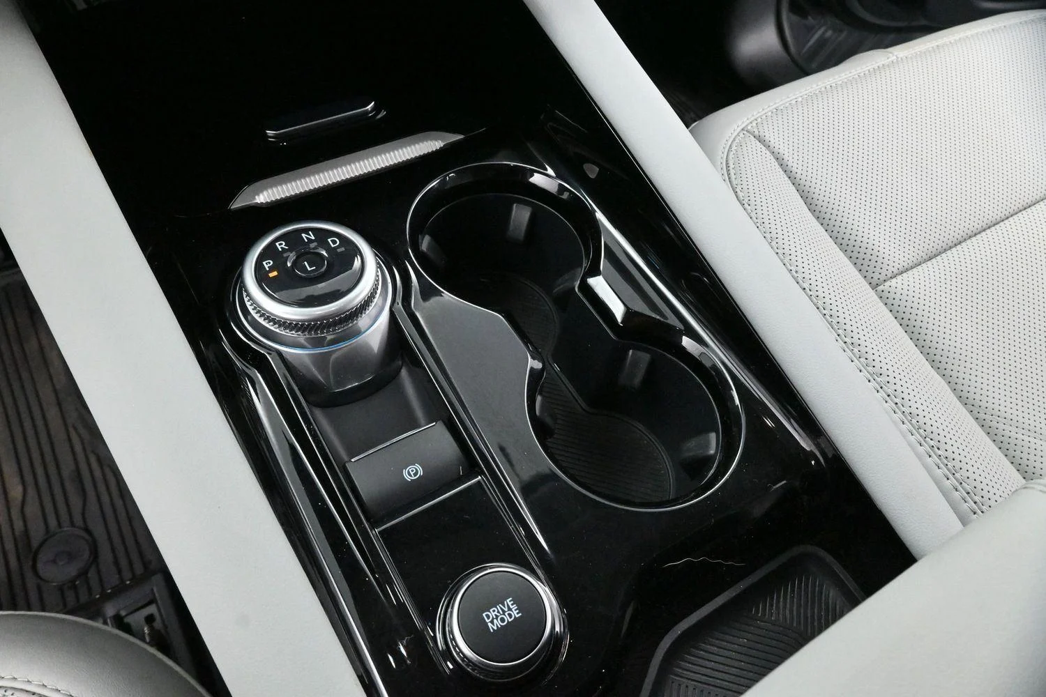 Used 2025 Carbonized Gray Ford Platinum image 19