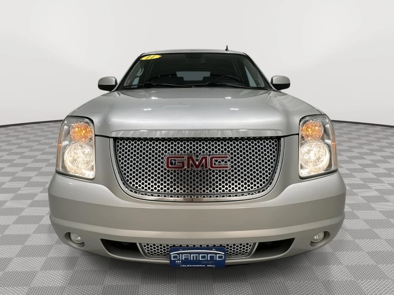 Used 2011 PURE SILVER METALLIC GMC Denali image 8