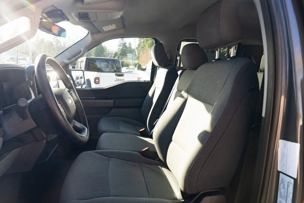Used 2025 Gray Ford XLT image 16