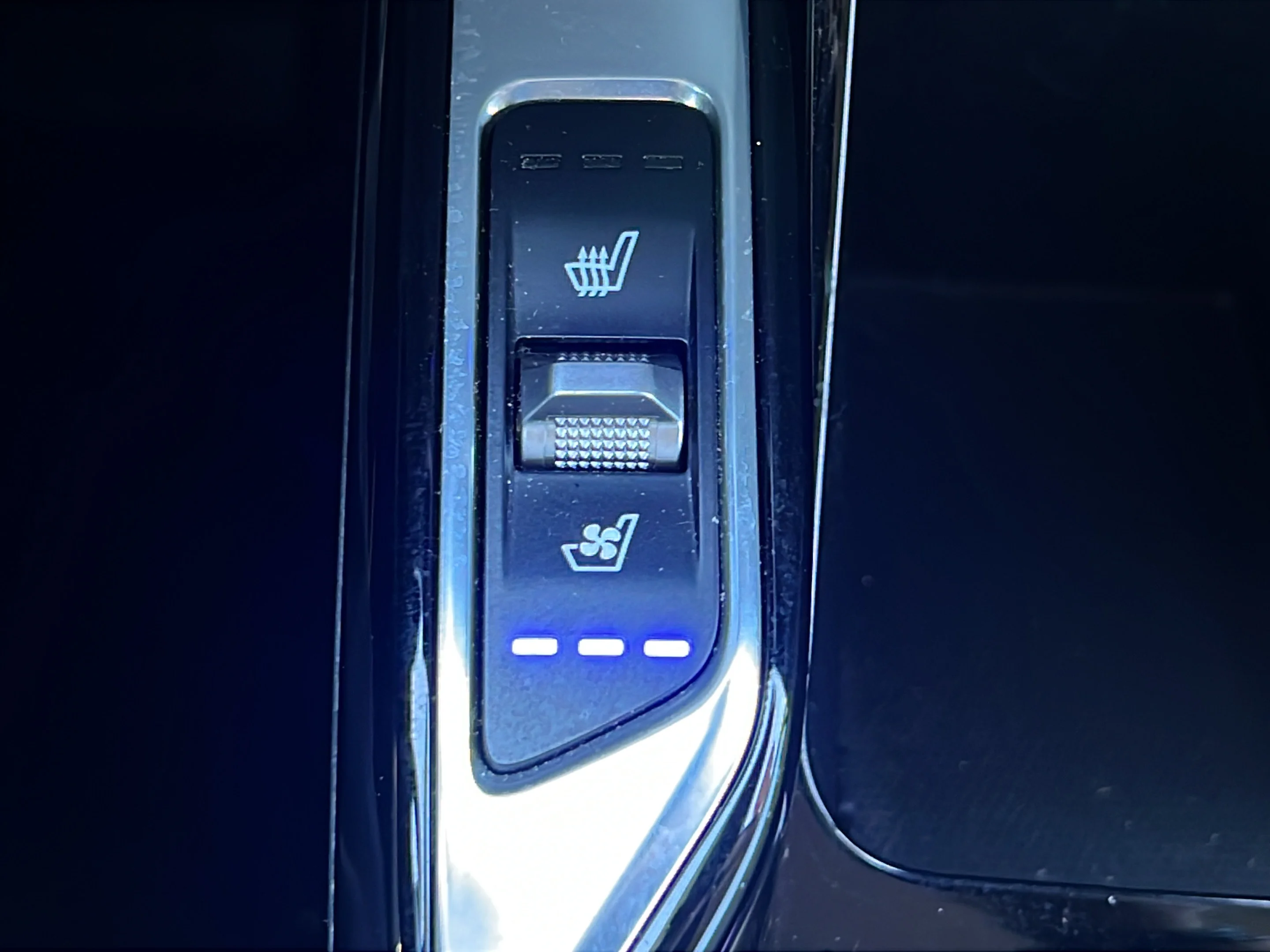 Used 2023 Platinum Graphite Kia SX Prestige image 21