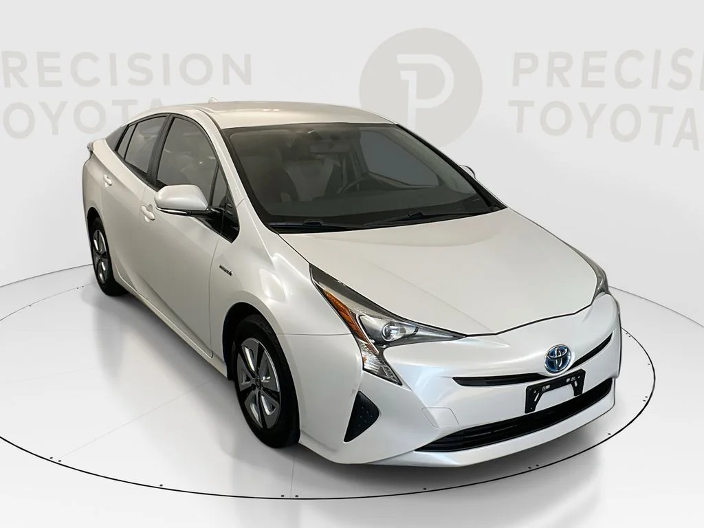 Used 2016 Blizzard Pearl Toyota Three image 1
