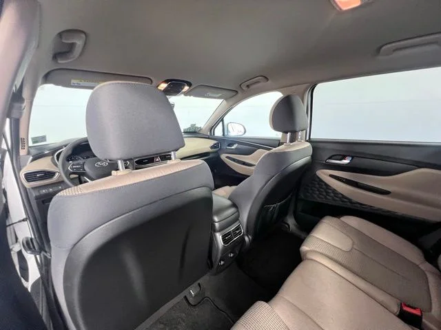 Used 2023 White Hyundai SE image 16