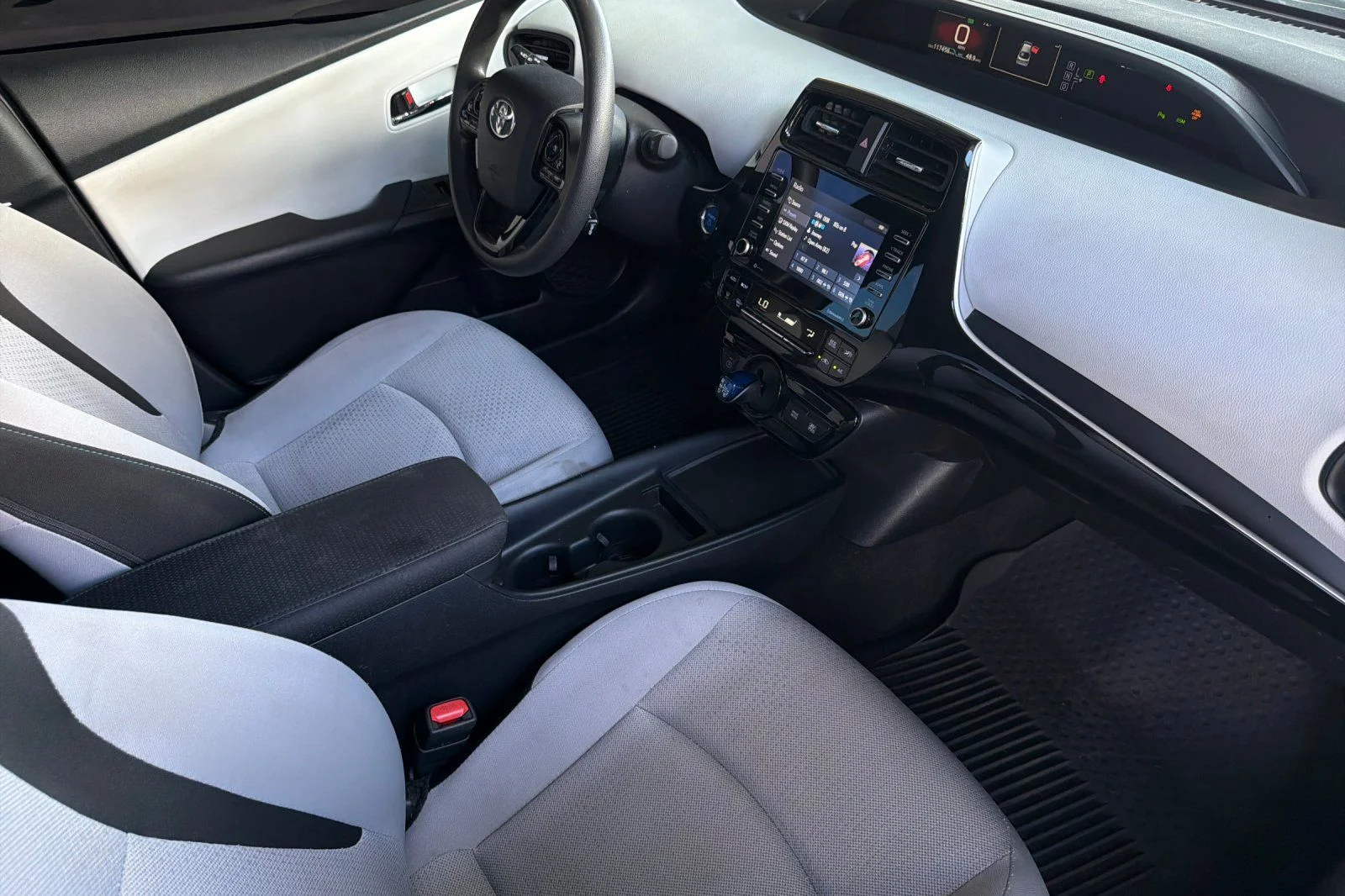 Used 2022 Gray Toyota LE image 18