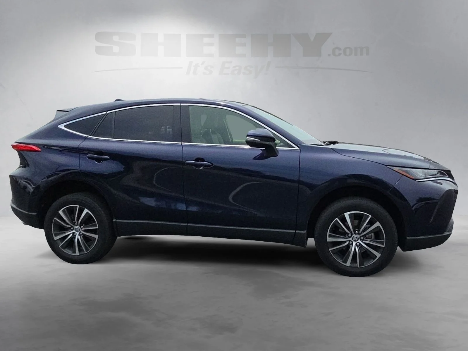 Used 2022  Toyota LE image 10