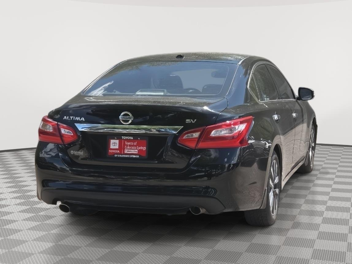 Used 2017 Super Black Nissan 2.5 SV image 12