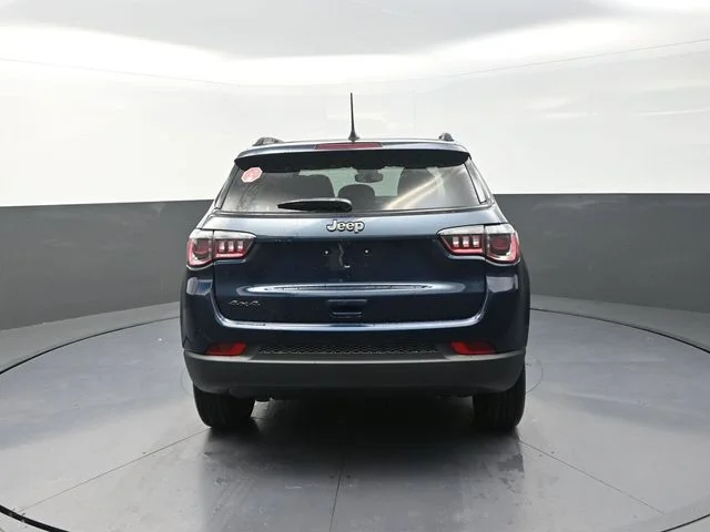 New 2026 Fathom Blue Pearl-Coat Exterior Paint Jeep Latitude image 8