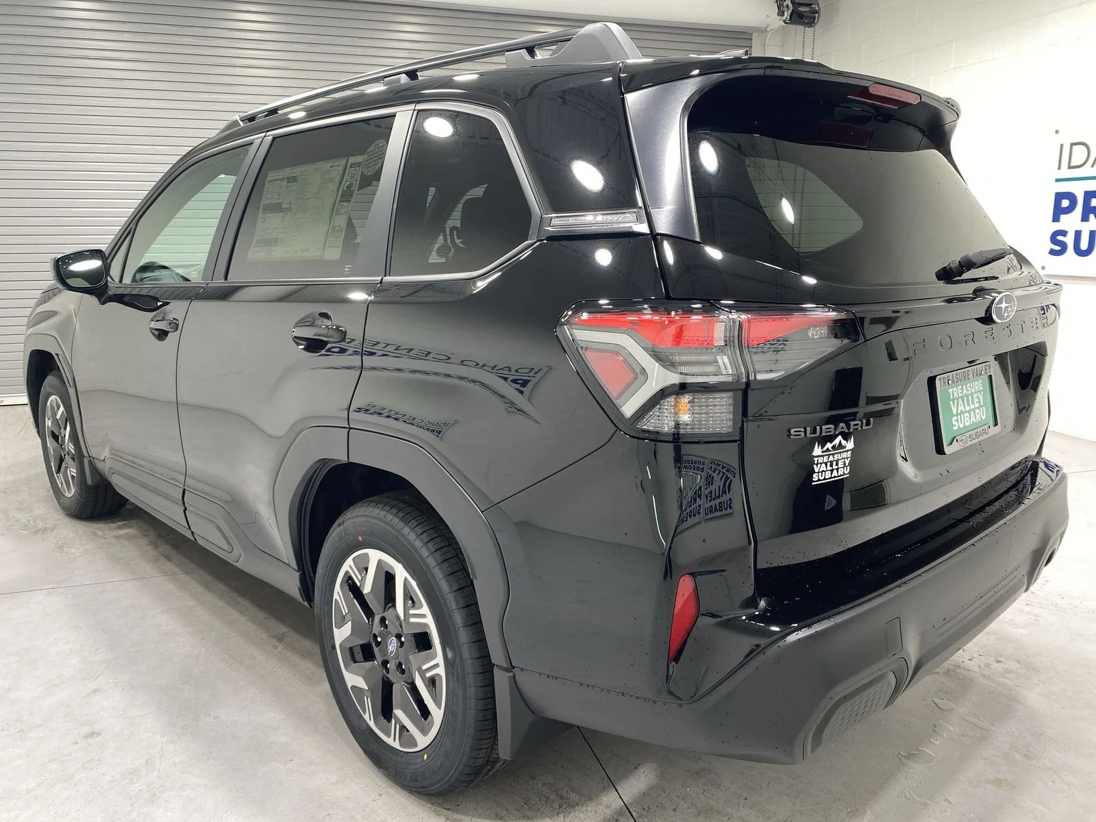 New 2026 CRYSTAL BLACK SILICA Subaru Premium image 6