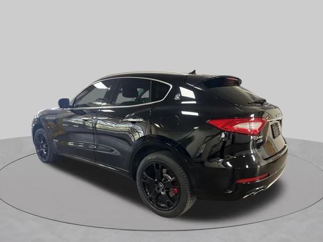 Used 2019  Maserati S GranLusso image 8