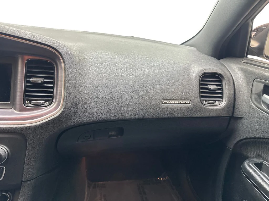 Used 2018 Gray Dodge SXT image 58