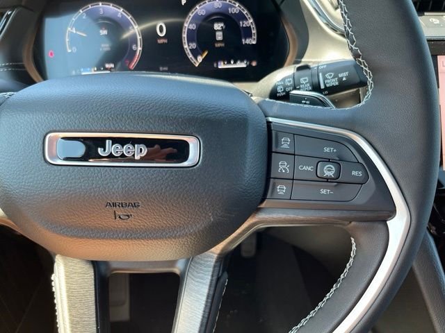 New 2026 Bright White Clear-Coat Exterior Paint Jeep Limited Reserve image 34