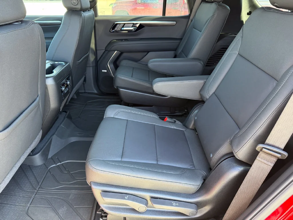 2027 Chevrolet Tahoe Z71 - Photo 9