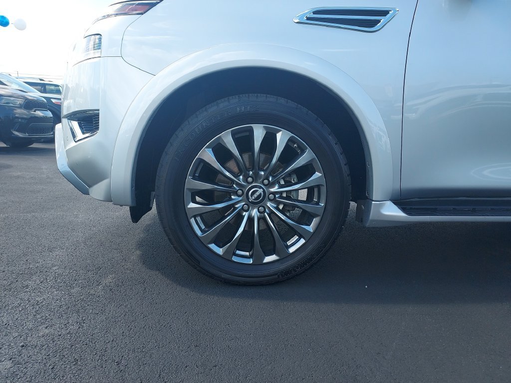 Used 2023 Silver Nissan Platinum image 10