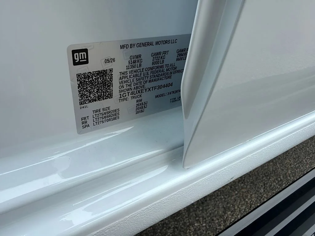New 2026 Glacier White Tricoat GMC Denali Ultimate image 38