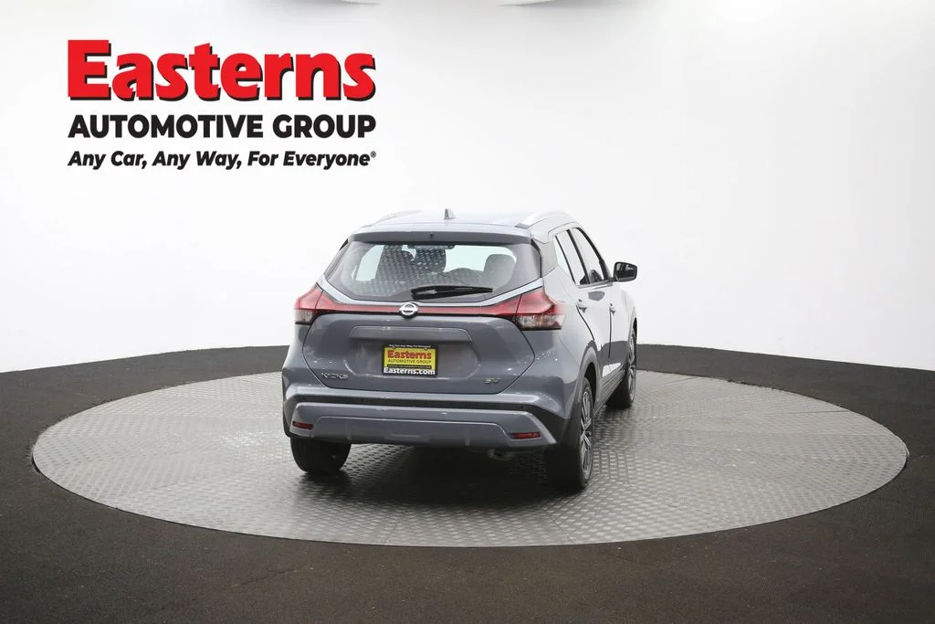 Used 2021 Gray Nissan SV image 38