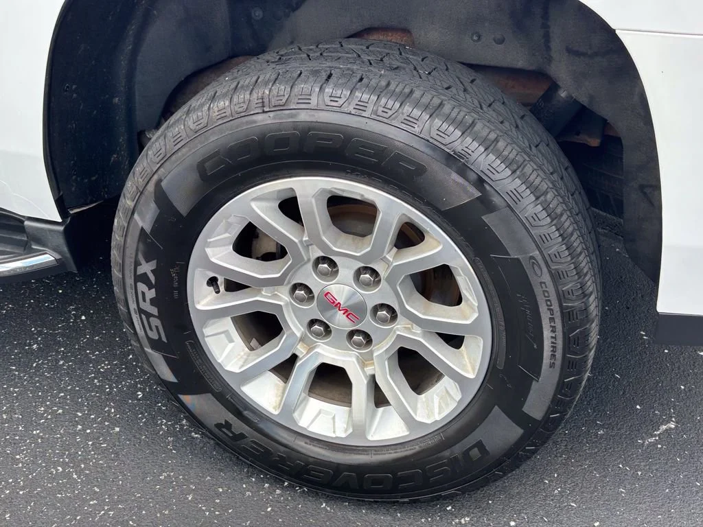 Used 2018 SUMMIT WHITE GMC SLT image 11