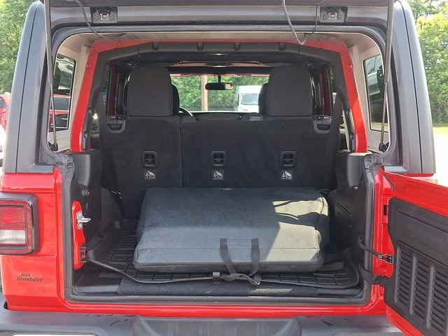 Used 2018 Red Jeep Unlimited Sport S image 30