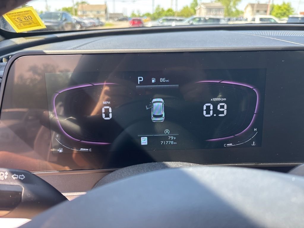 Used 2023 White Kia X-Line image 21