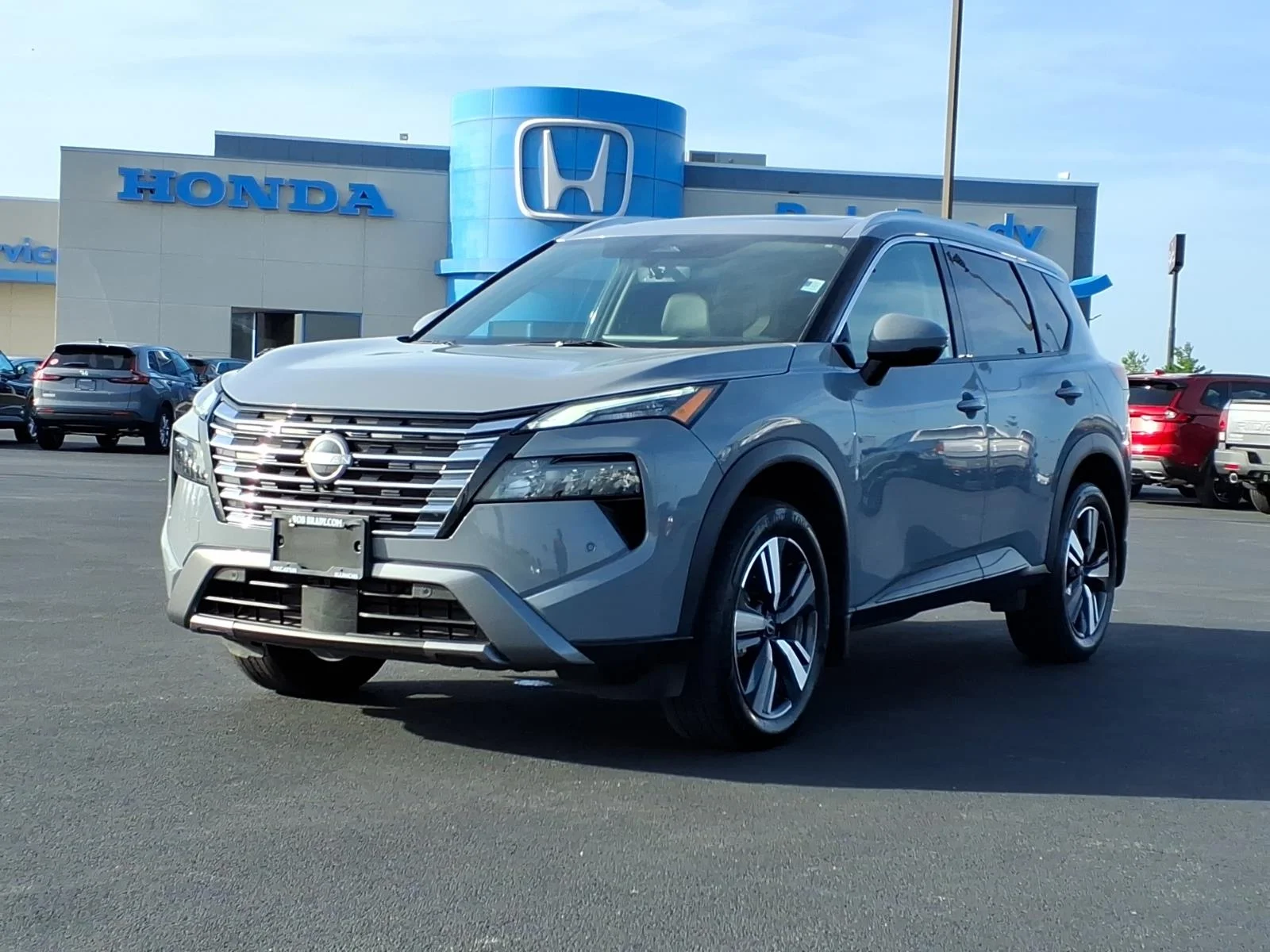 Used 2024 Boulder Gray Pearl Nissan SL image 16