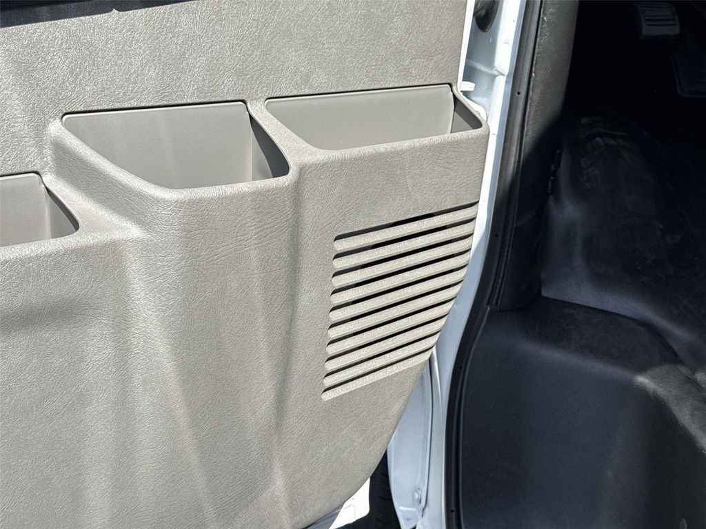 2026 Chevrolet Express Cargo Work Van - Photo 18