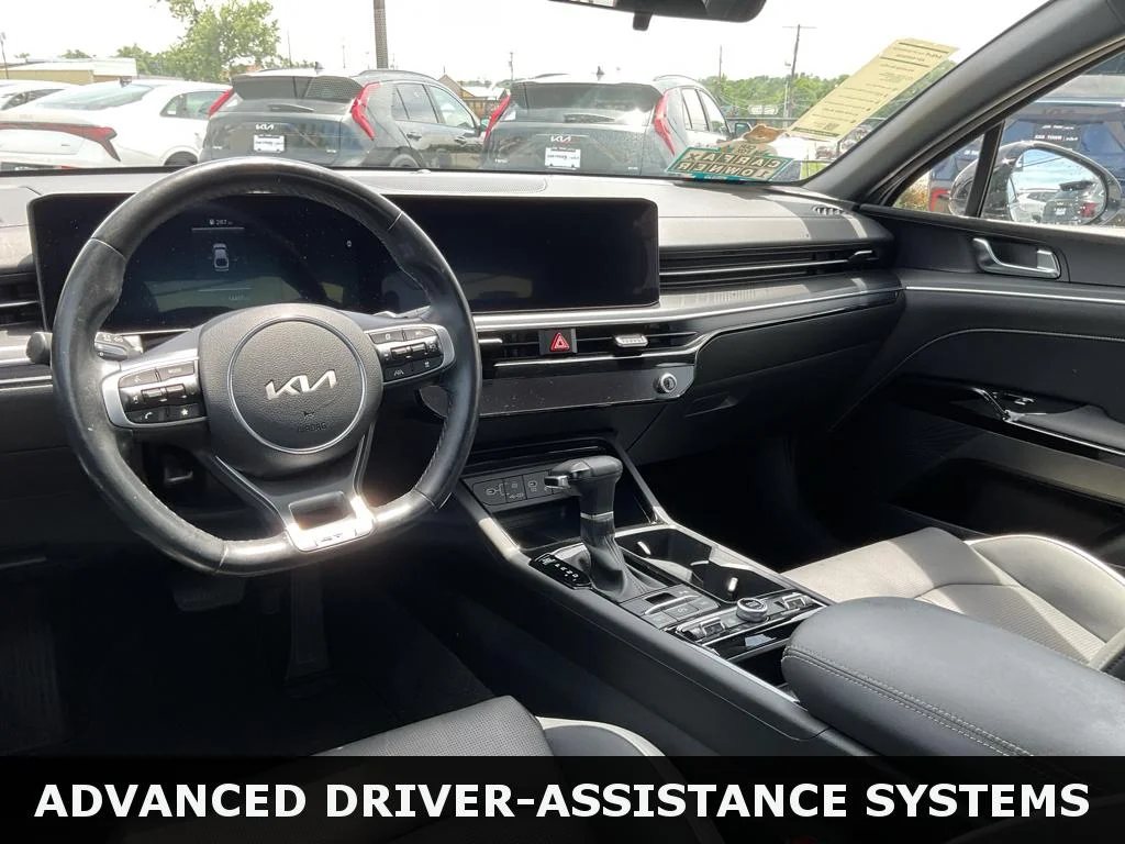 Used 2025 Wolf Gray Kia GT-Line image 18