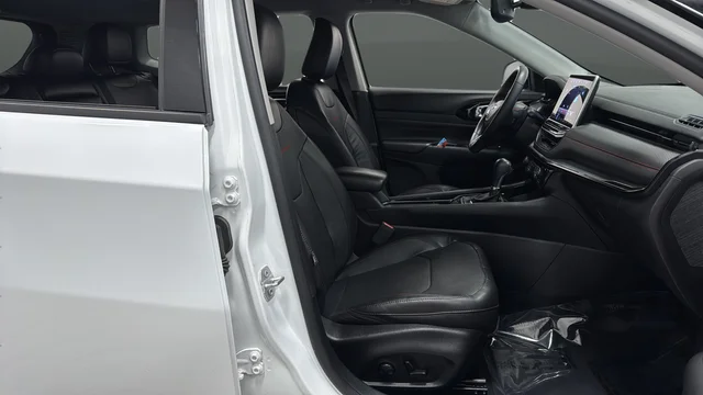 Used 2022 Bright White Clearcoat Jeep Trailhawk image 23