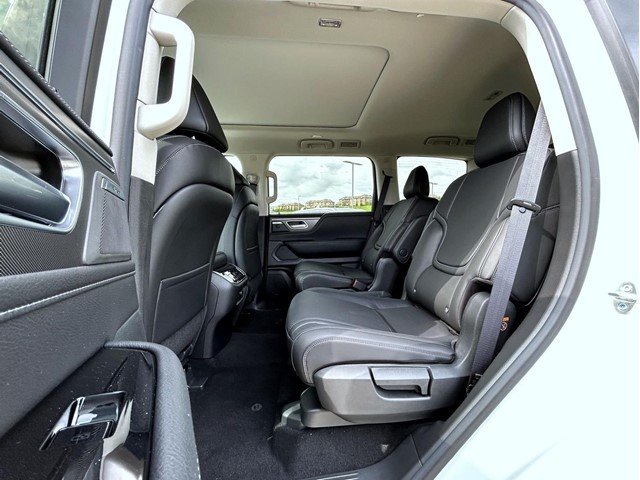 New 2026 RADIANT WHITE INFINITI Pure 4WD image 21